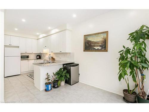 639 Mockridge Terrace, Milton, ON - Indoor Photo Showing Kitchen
