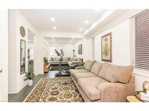 639 Mockridge Terrace, Milton, ON - Indoor Photo Showing Living Room