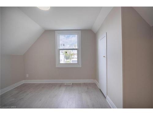 4554 Third Avenue, Niagara Falls, ON - Indoor Photo Showing Other Room