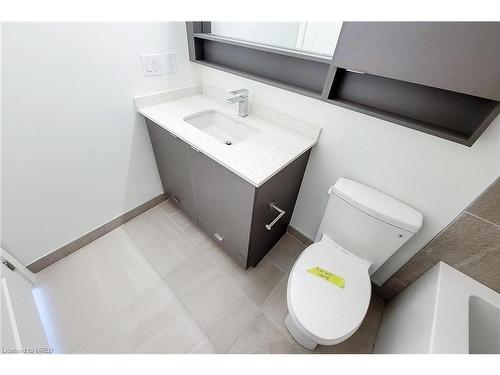 208-415 Main Street, Hamilton, ON - Indoor Photo Showing Bathroom