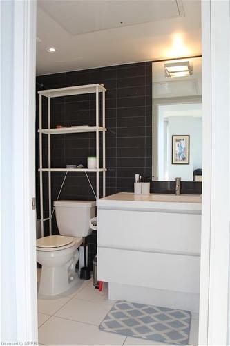 707-75 Queens Wharf Road, Toronto, ON - Indoor Photo Showing Bathroom