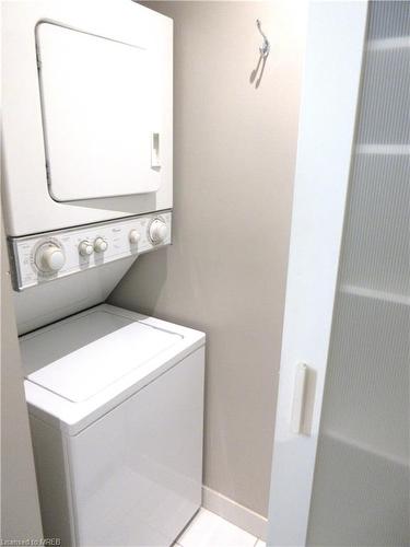 25 Oxley Street, Toronto, ON - Indoor Photo Showing Laundry Room