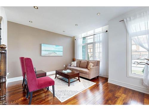 4276 Vivaldi Road, Burlington, ON - Indoor Photo Showing Living Room