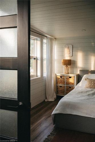 72585 Duchess Crescent, Bluewater, ON - Indoor Photo Showing Bedroom