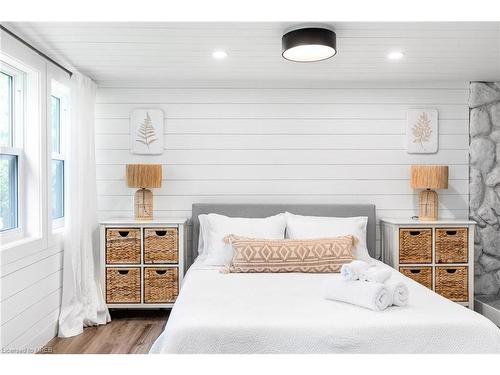 72585 Duchess Crescent, Bluewater, ON - Indoor Photo Showing Bedroom
