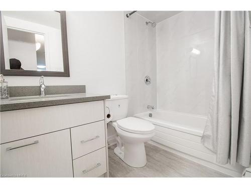 8-6287 O'Neil Street, Niagara Falls, ON - Indoor Photo Showing Bathroom