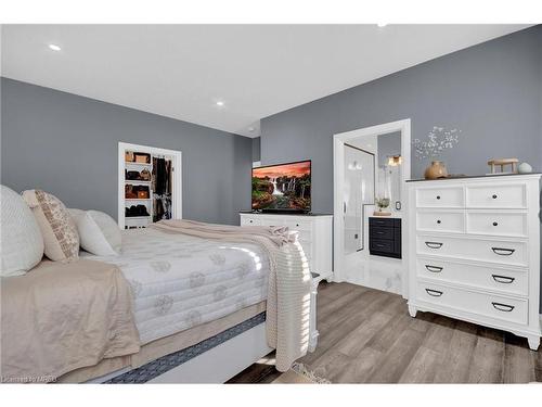 11715 Plank Road, Eden, ON - Indoor Photo Showing Bedroom