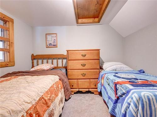 44 Fire Route 394, Trent Lakes, ON - Indoor Photo Showing Bedroom