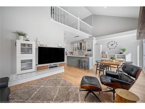 61 Sandy Coast Crescent, Wasaga Beach, ON - Indoor Photo Showing Living Room