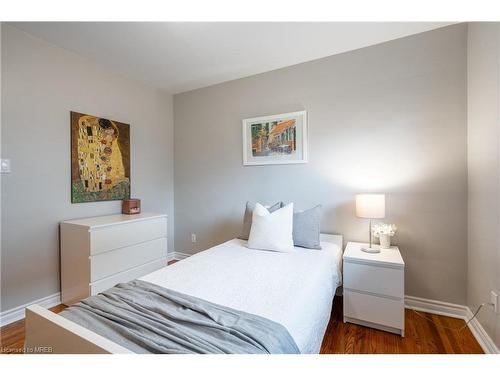 356 Delrex Boulevard, Halton, ON - Indoor Photo Showing Bedroom