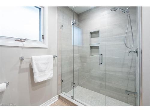 356 Delrex Boulevard, Halton, ON - Indoor Photo Showing Bathroom