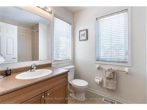 422 Schreyer Crescent, Milton, ON - Indoor Photo Showing Bathroom
