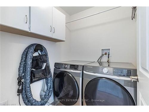 422 Schreyer Crescent, Milton, ON - Indoor Photo Showing Laundry Room