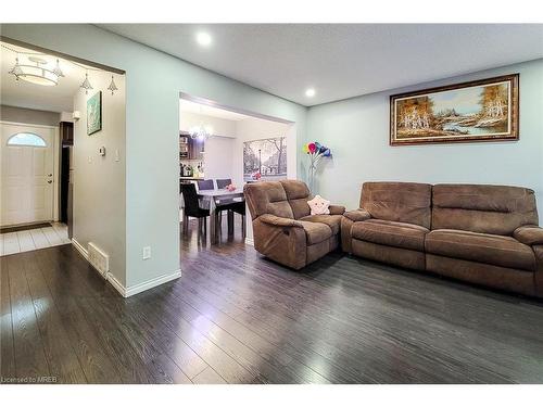 26-62 Riverdale Drive, Hamilton, ON - Indoor Photo Showing Living Room