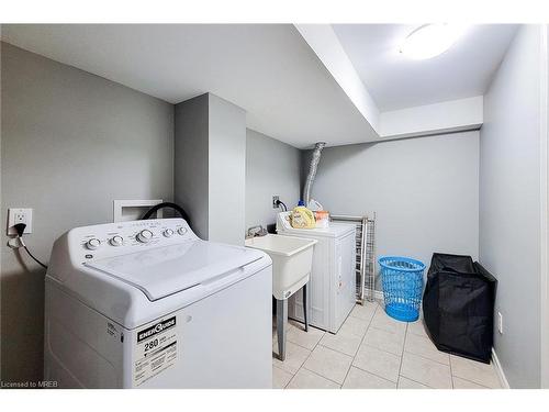 26-62 Riverdale Drive, Hamilton, ON - Indoor Photo Showing Laundry Room