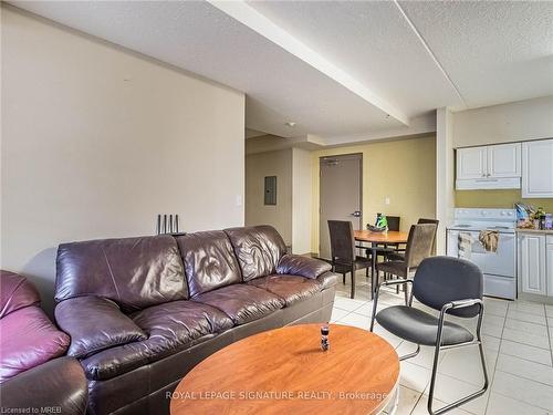 206-251 Lester Street, Waterloo, ON - Indoor Photo Showing Living Room