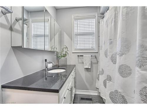 56-1528 Sixth Line, Oakville, ON - Indoor Photo Showing Bathroom