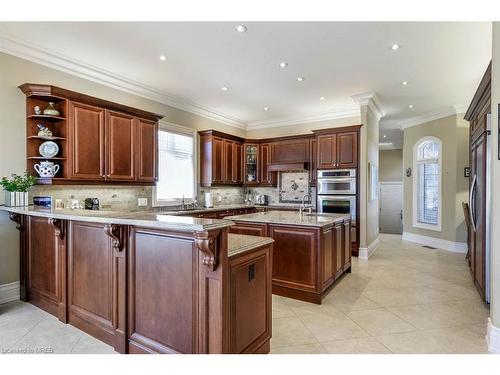 3 Castlewood Court, Caledon, ON - Indoor Photo Showing Laundry Room