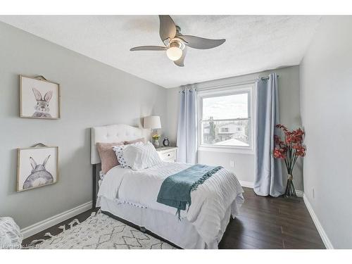 1534 Riley Avenue, Burlington, ON - Indoor Photo Showing Bedroom