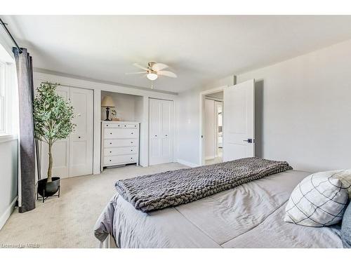 1534 Riley Avenue, Burlington, ON - Indoor Photo Showing Bedroom