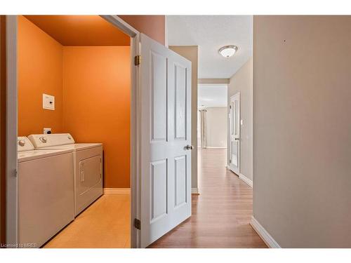 512-60 Wyndham Street S, Guelph, ON - Indoor Photo Showing Laundry Room