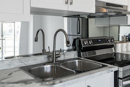 5-5055 Oscar Peterson Boulevard, Mississauga, ON - Indoor Photo Showing Kitchen With Double Sink