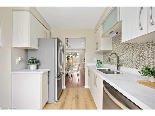 31-611 Galahad Drive, Oshawa, ON - Indoor Photo Showing Kitchen With Double Sink