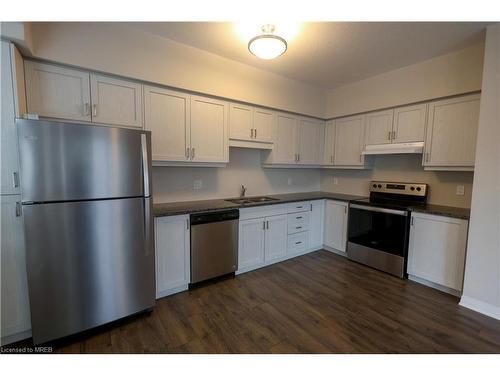 122 Seabrook Dr, Kitchener, ON - Indoor Photo Showing Kitchen With Stainless Steel Kitchen With Double Sink
