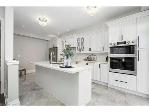46 Millhouse Mews, Brampton, ON - Indoor Photo Showing Kitchen With Upgraded Kitchen