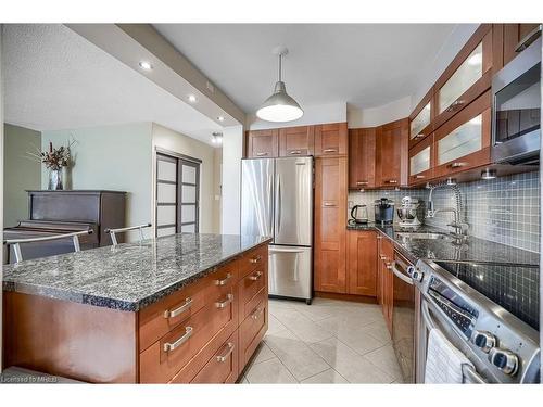 409-11 Neilson Drive, Toronto, ON - Indoor Photo Showing Kitchen With Upgraded Kitchen