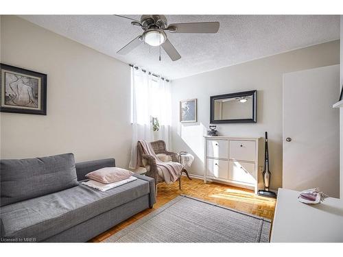 409-11 Neilson Drive, Toronto, ON - Indoor Photo Showing Other Room