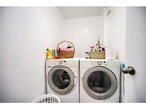 409-11 Neilson Drive, Toronto, ON - Indoor Photo Showing Laundry Room