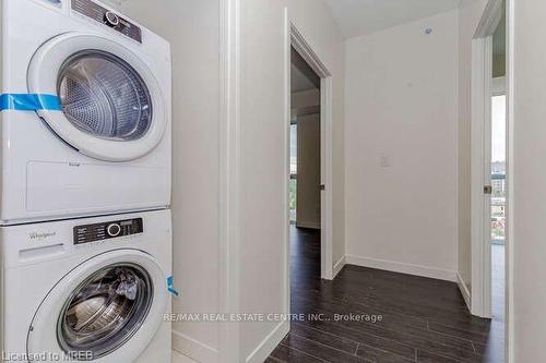 804-128 King Street N, Waterloo, ON - Indoor Photo Showing Laundry Room
