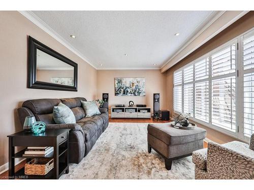 57 Decarie Circle, Toronto, ON - Indoor Photo Showing Living Room