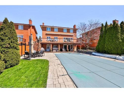 57 Decarie Circle, Toronto, ON - Outdoor