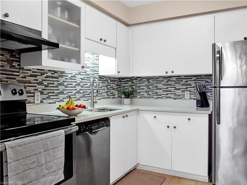 3-360 Cornridge Place, Waterloo, ON - Indoor Photo Showing Kitchen With Upgraded Kitchen