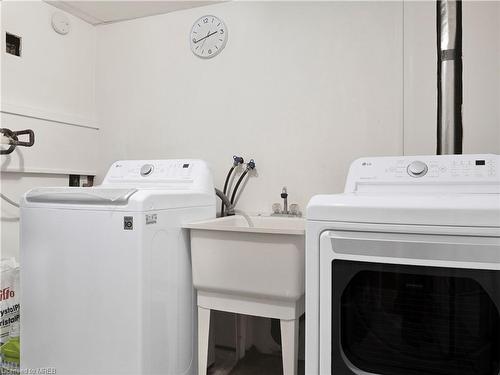 3-360 Cornridge Place, Waterloo, ON - Indoor Photo Showing Laundry Room
