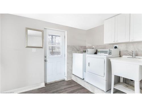 840 Duke Street, Cambridge, ON - Indoor Photo Showing Laundry Room