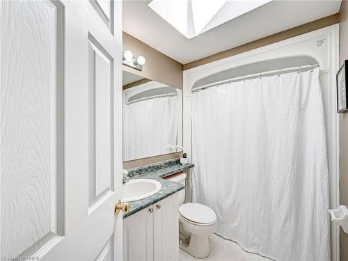 672 Karlsfeld Road, Waterloo, ON - Indoor Photo Showing Bathroom