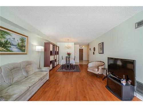 1612-45 Carlton Street, Toronto, ON - Indoor Photo Showing Living Room