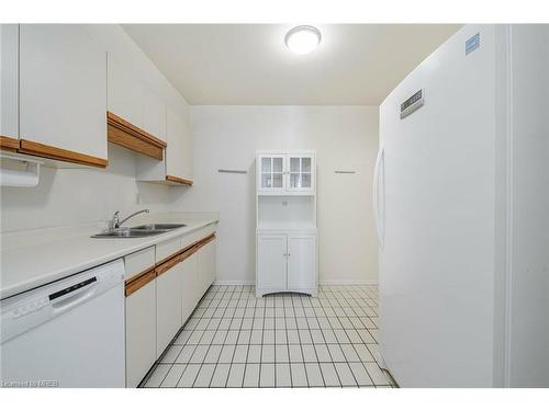 1612-45 Carlton Street, Toronto, ON - Indoor Photo Showing Kitchen With Double Sink