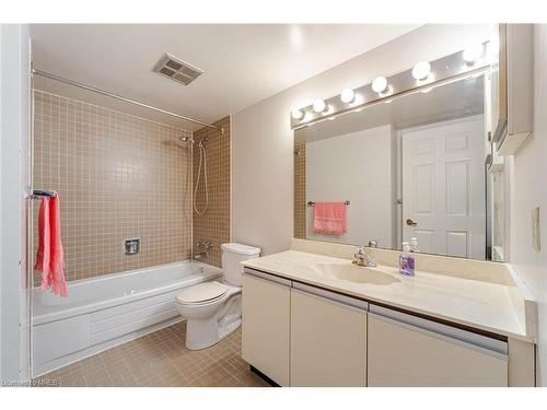 1612-45 Carlton Street, Toronto, ON - Indoor Photo Showing Bathroom