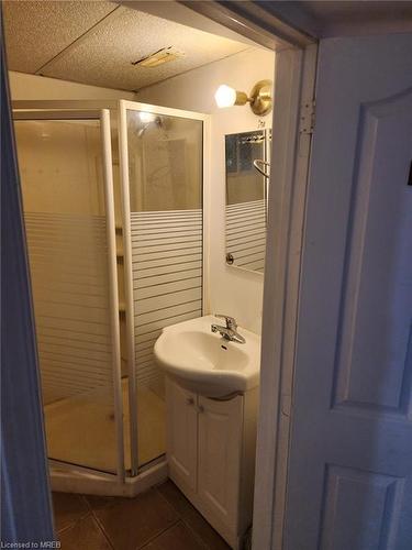 42 Ross Street, Barrie, ON - Indoor Photo Showing Bathroom