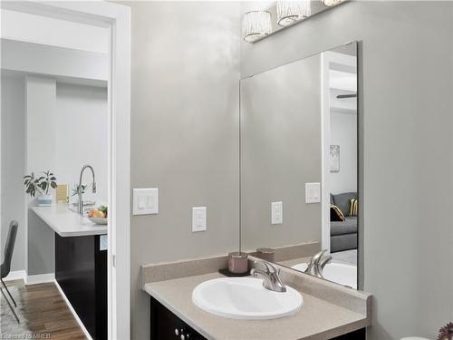 126-5010 Corporate Drive, Burlington, ON - Indoor Photo Showing Bathroom
