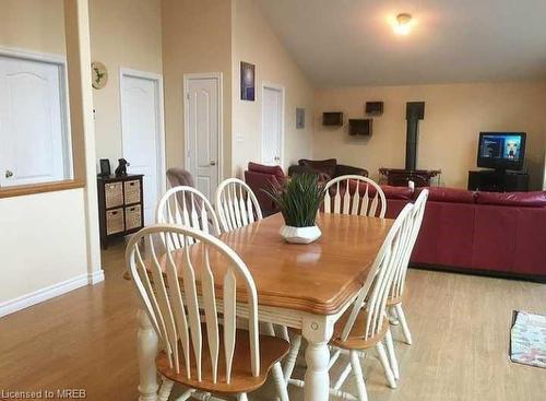 204 Jennison Road, Gilmour, ON - Indoor Photo Showing Dining Room