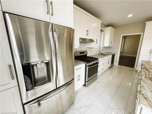 341 Masters Drive, Woodstock, ON - Indoor Photo Showing Kitchen With Upgraded Kitchen