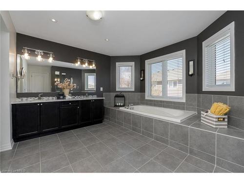 20 Henwood Drive, Cambridge, ON - Indoor Photo Showing Bathroom