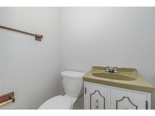 4-90 Sarah Lane, Oakville, ON - Indoor Photo Showing Bathroom