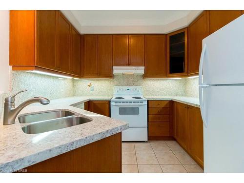 321-3351 Cawthra Road, Mississauga, ON - Indoor Photo Showing Kitchen With Double Sink