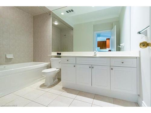 321-3351 Cawthra Road, Mississauga, ON - Indoor Photo Showing Bathroom